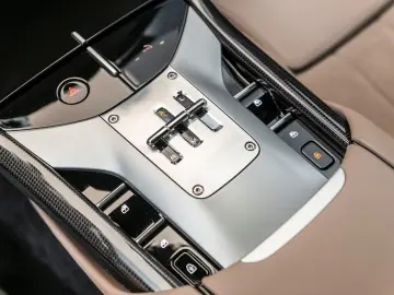 FERRARI Purosangue V12 DCT 4WD