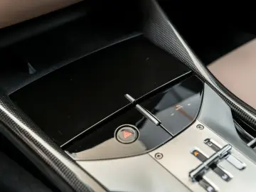 FERRARI Purosangue V12 DCT 4WD