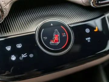 FERRARI Purosangue V12 DCT 4WD