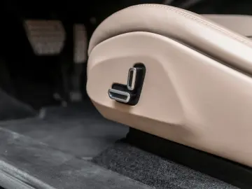 FERRARI Purosangue V12 DCT 4WD