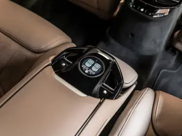 FERRARI Purosangue V12 DCT 4WD