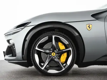 FERRARI Purosangue V12 DCT 4WD