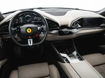FERRARI Purosangue V12 DCT 4WD