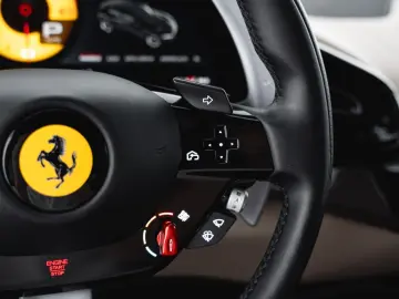 FERRARI Purosangue V12 DCT 4WD