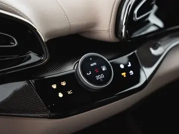 FERRARI Purosangue V12 DCT 4WD