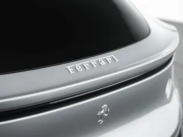 FERRARI Purosangue V12 DCT 4WD