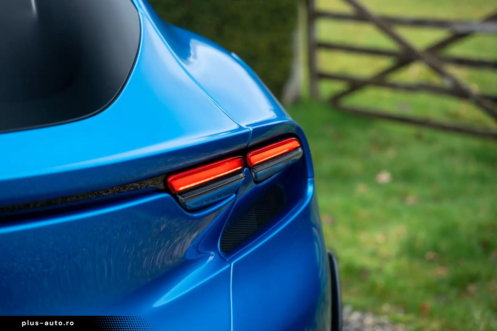 FERRARI Purosangue V12 6.5l   1 Owner