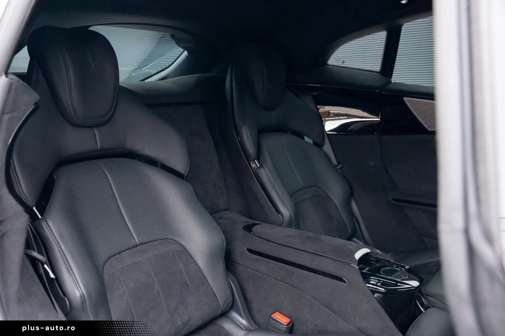 FERRARI Purosangue V12 6.5l   1 Owner