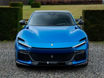 FERRARI Purosangue V12