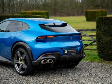 FERRARI Purosangue V12