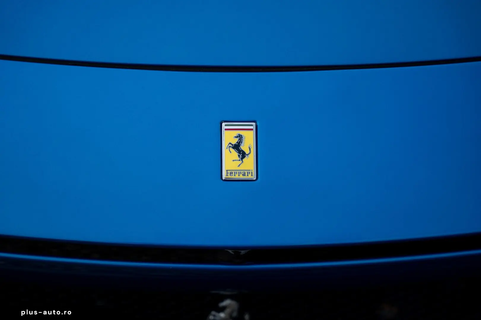 FERRARI Purosangue V12