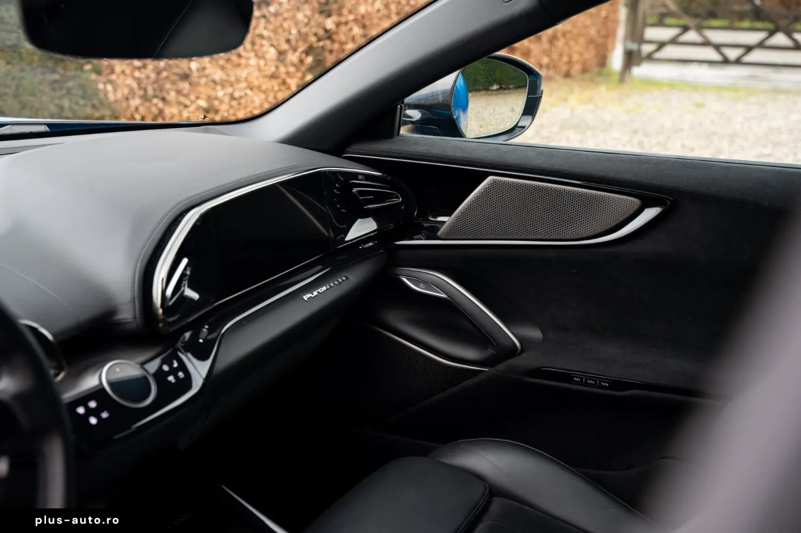 FERRARI Purosangue V12