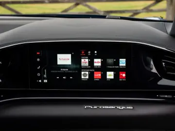 FERRARI Purosangue V12