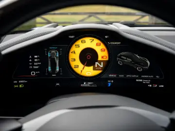 FERRARI Purosangue V12