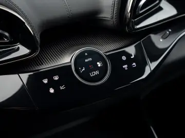 FERRARI Purosangue V12