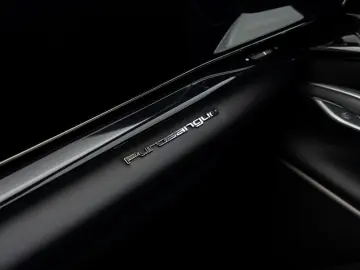 FERRARI Purosangue V12