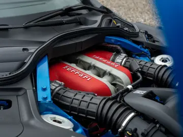 FERRARI Purosangue V12