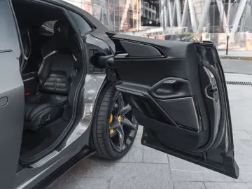 FERRARI Purosangue V12 DCT 4WD