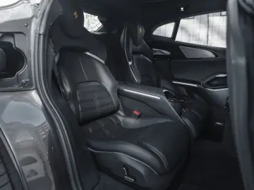 FERRARI Purosangue V12 DCT 4WD