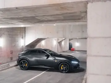 FERRARI Purosangue V12 DCT 4WD