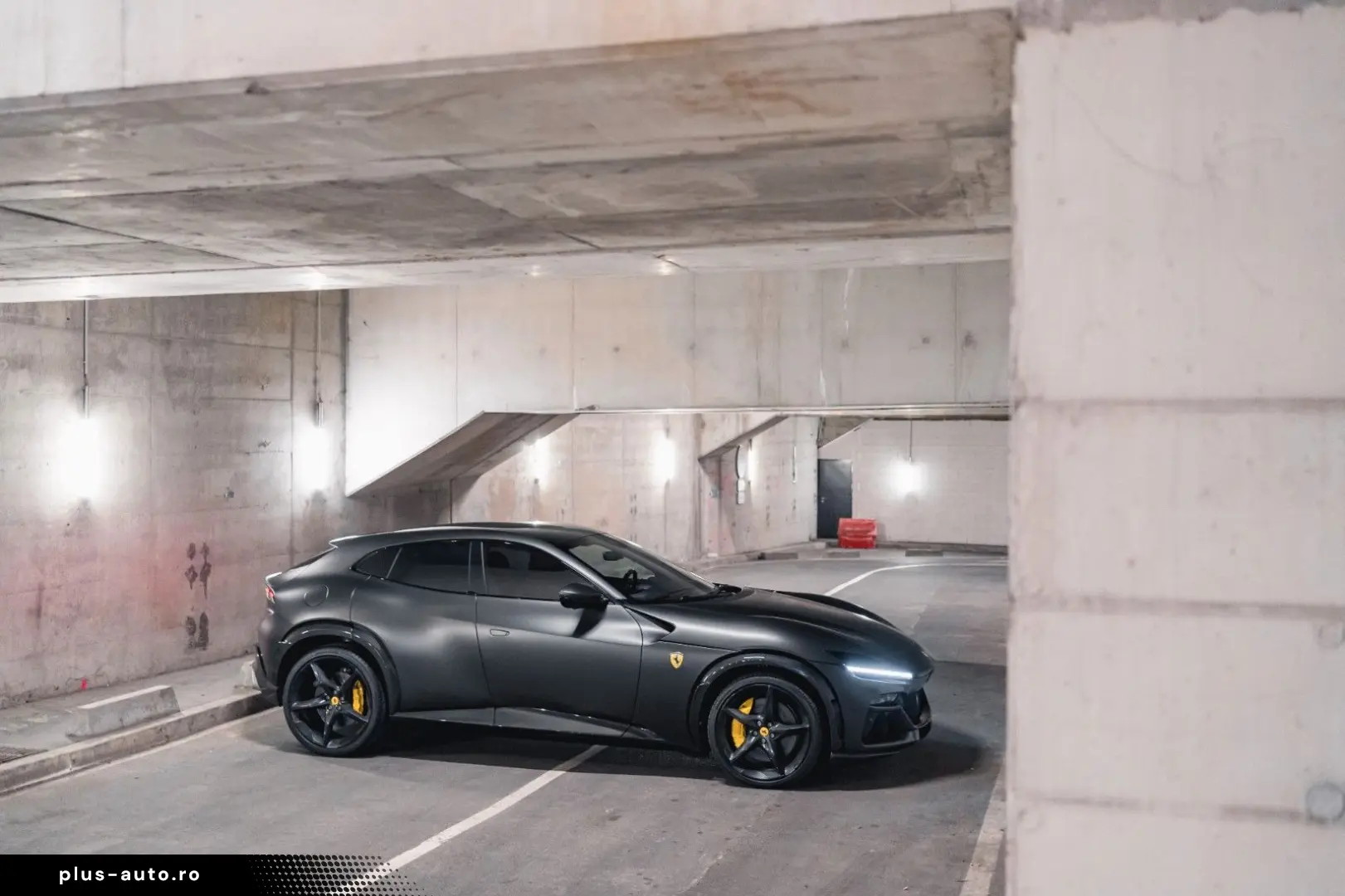 FERRARI Purosangue V12 DCT 4WD