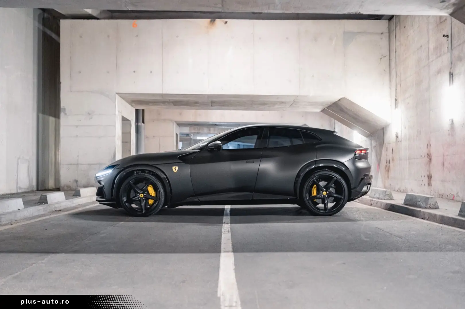 FERRARI Purosangue V12 DCT 4WD