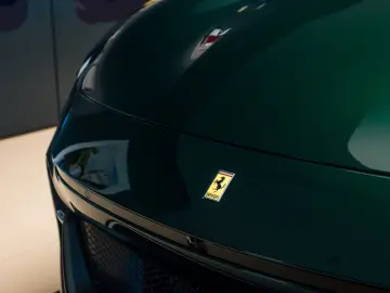 FERRARI Purosangue V12 DCT 4WD