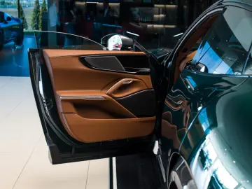 FERRARI Purosangue V12 DCT 4WD