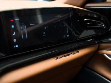 FERRARI Purosangue V12 DCT 4WD