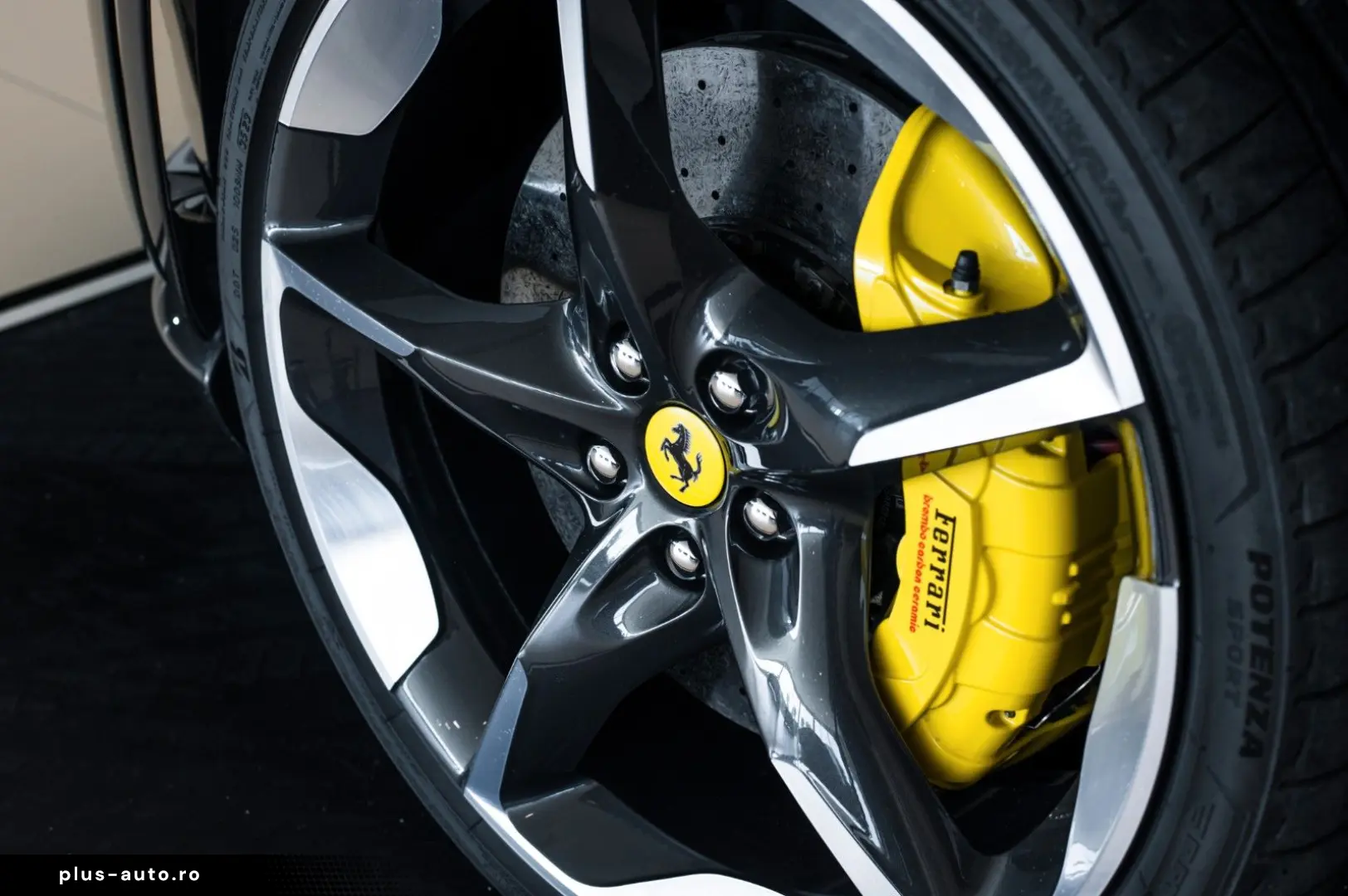 FERRARI Purosangue V12 DCT 4WD