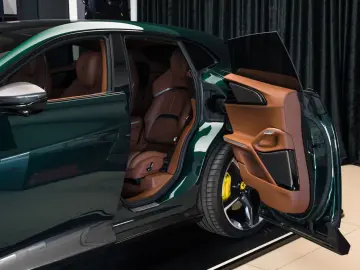 FERRARI Purosangue V12 DCT 4WD