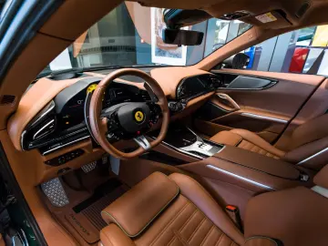 FERRARI Purosangue V12 DCT 4WD