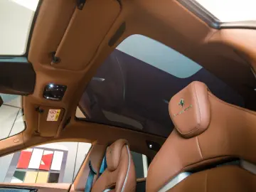 FERRARI Purosangue V12 DCT 4WD