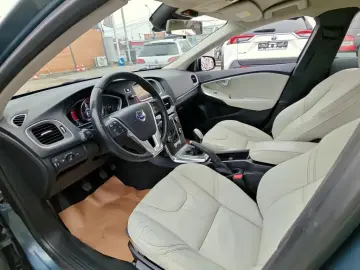 Volvo V40 Summum Diesel RATE GARANTIE