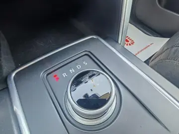 Land-Rover Discovery-Sport