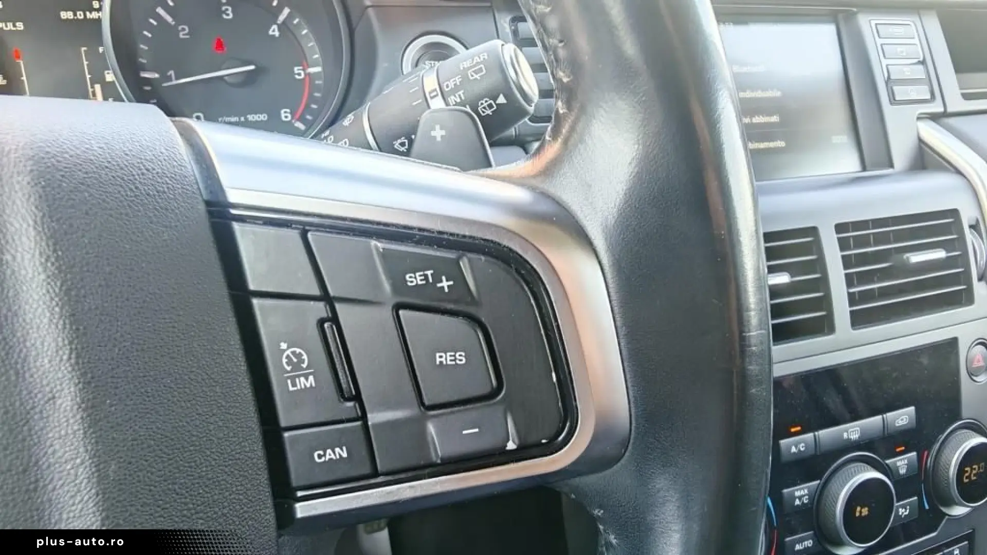 Land-Rover Discovery-Sport