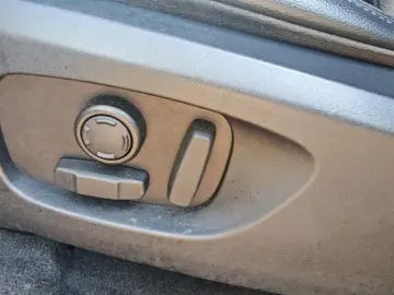 Land-Rover Discovery-Sport