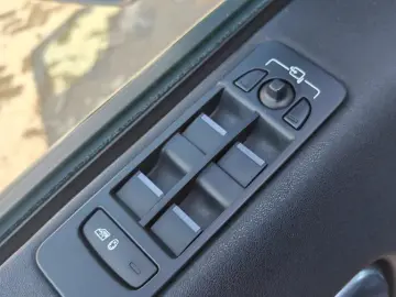 Land-Rover Discovery-Sport