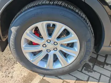 Land-Rover Discovery-Sport