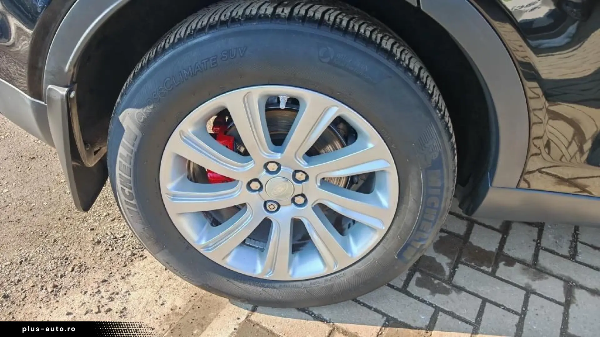 Land-Rover Discovery-Sport