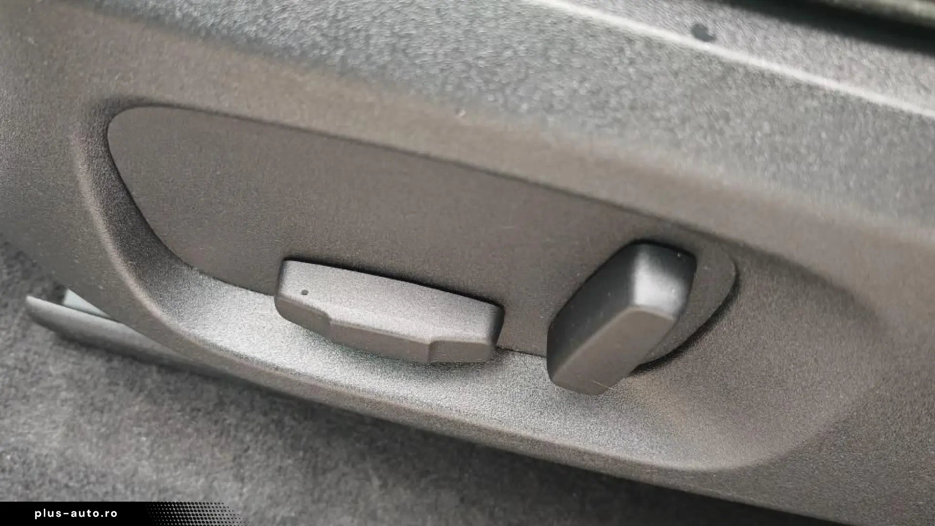 Land-Rover Range-Rover-Evoque Gen-I-2012-2018