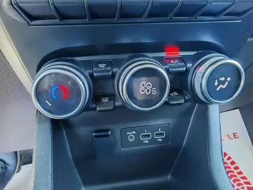 Renault Clio Hybrid Benzina Automat 2021