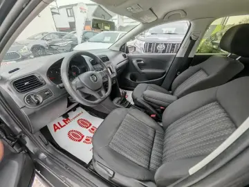 Volkswagen Polo Gen-Vi-2017