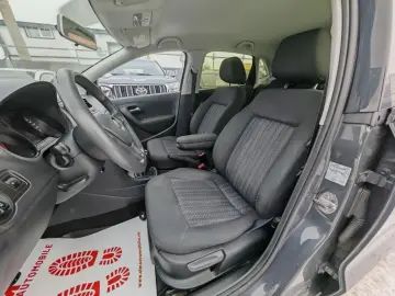 Volkswagen Polo Gen-Vi-2017