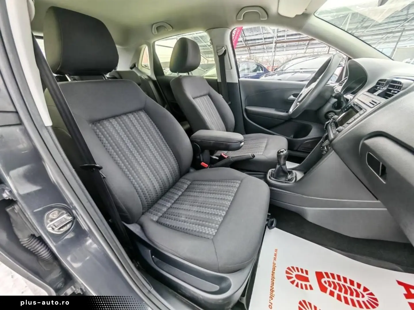 Volkswagen Polo Gen-Vi-2017