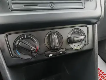 Volkswagen Polo Gen-Vi-2017