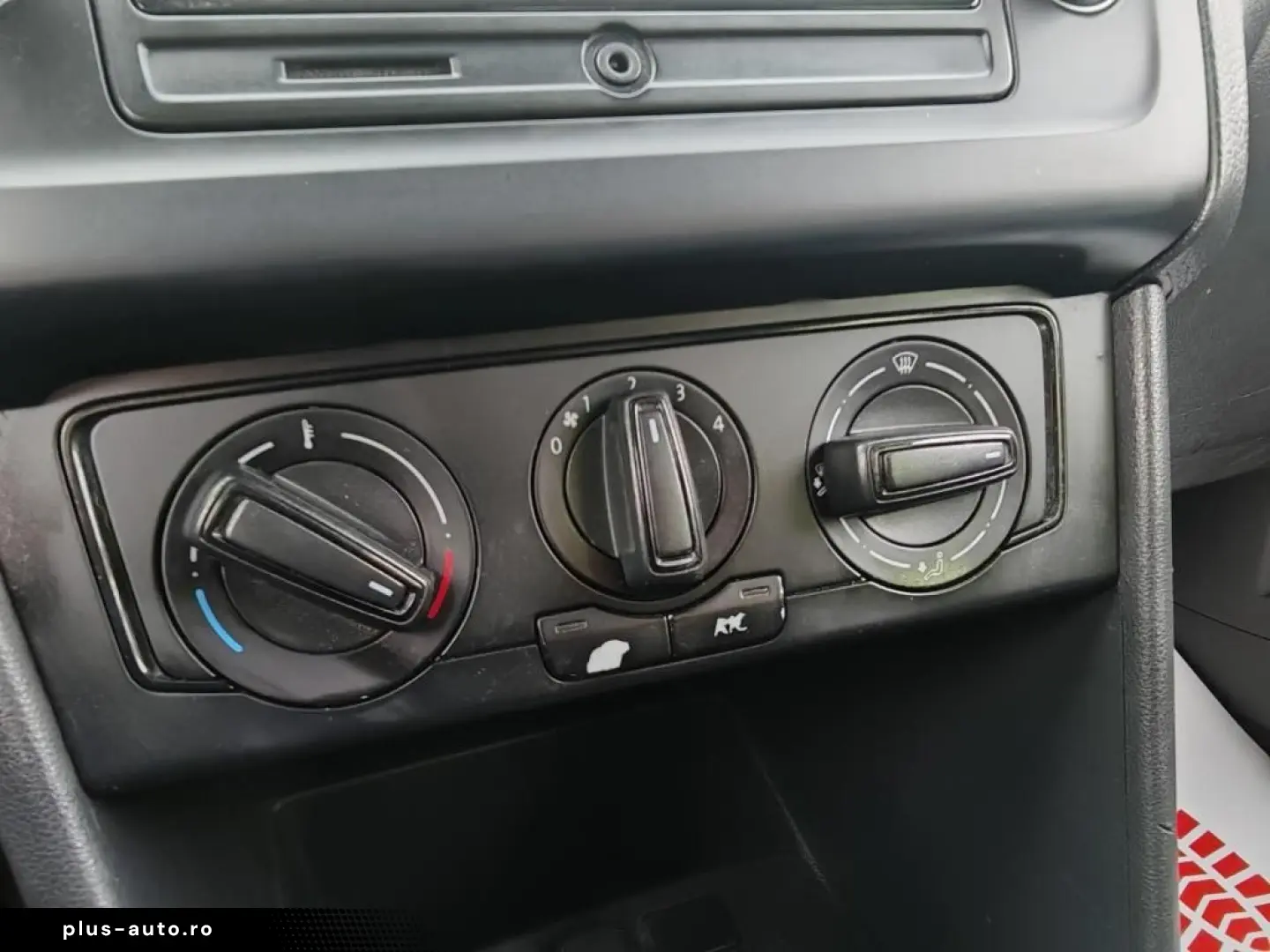 Volkswagen Polo Gen-Vi-2017