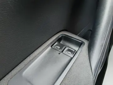 Volkswagen Polo Gen-Vi-2017