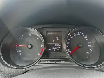 Volkswagen Polo Gen-Vi-2017