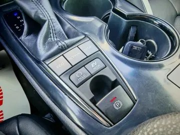 Toyota Camry Benzina Hybrid Automat 2021 - Leasing  Credit